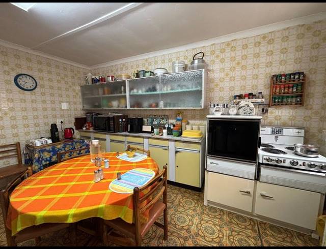 4 BEDROOM HOUSE FOR SALE IN WESTDENE